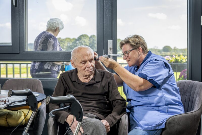 Verpleegkundige zorgcentra Pantein verzorgt man